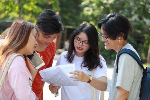 Mức sàn xét điểm đánh giá năng lực, tư duy vào các trường Kinh tế top đầu 2025