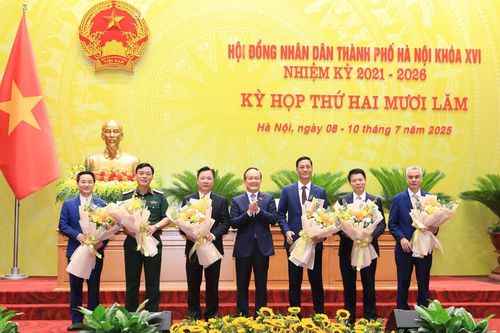 Thiếu tướng quân đội làm tân Ủy viên UBND TP Hà Nội