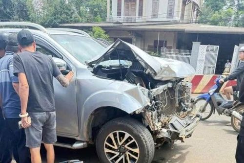 Tài xế xe bán tải gây tai nạn liên hoàn tại Đắk Lắk rồi bỏ chạy