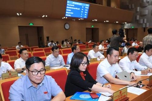 HĐND thành phố Hà Nội thông qua chính sách ưu đãi cho hoạt động tái chế rác