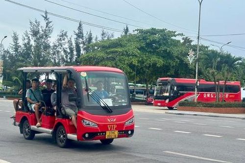 Nghệ An gỡ vướng cho hàng trăm xe điện ở Cửa Lò trước nguy cơ 'xóa sổ'