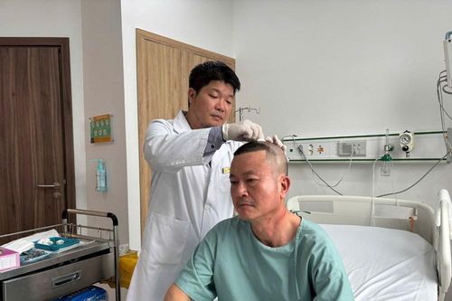 Du khách được mổ u não kịp thời ngay trong kỳ nghỉ tại Phú Quốc