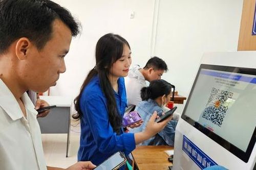 Phát huy hiệu quả chính quyền cấp xã mới, lấy nhân dân làm trung tâm phục vụ