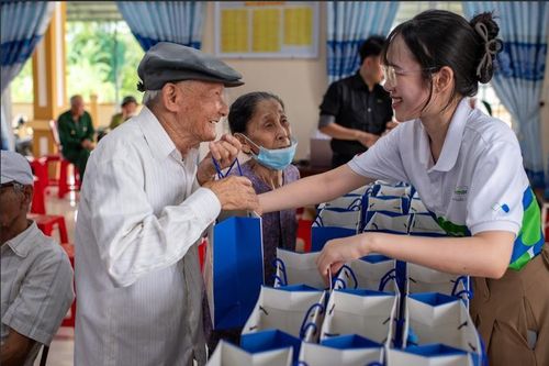 Hệ thống nhà thuốc Pharmacity chăm sóc sức khỏe người có công tại Quảng Trị