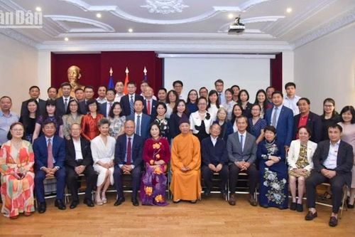 Phó Chủ tịch Quốc hội Nguyễn Thị Thanh ấn tượng sâu sắc về cộng đồng người Việt tại Pháp