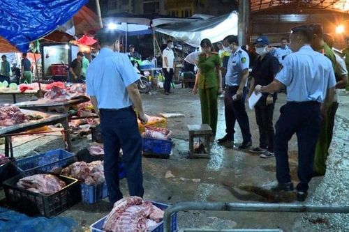 Hà Nội khởi tố 3 vụ án liên quan buôn bán lợn chết, lợn bệnh