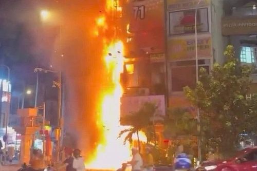 Thành phố Hồ Chí Minh: Hai căn nhà cháy lớn