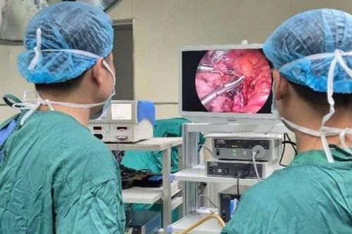 Phẫu thuật thành công cho bệnh nhân bị viêm ruột thừa hiếm gặp