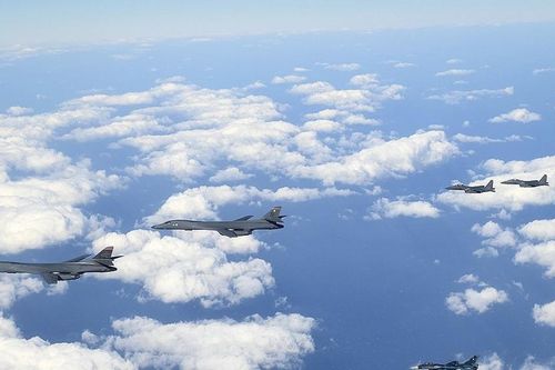 Hàn Quốc, Mỹ và Nhật Bản tập trận không quân chung với máy bay ném bom B-52