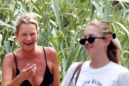 Mặt mộc gây sốc của Kate Moss