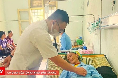 Ba người nhập viện vì ăn hoa chuông tại Thái Nguyên