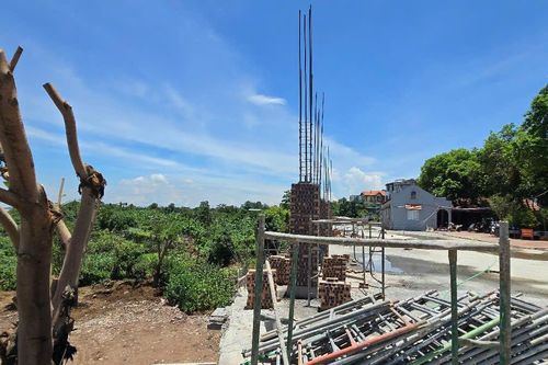 Hành lang thoát lũ sông Hồng bị đổ bê tông, xây dựng sát cầu Long Biên