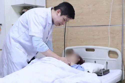 Mong thay đổi phong thủy, khách hàng đòi bác sĩ mổ lúc 1h sáng