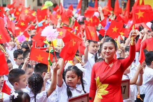 Chính phủ sẽ xếp lại bảng lương của giáo viên mầm non, phổ thông