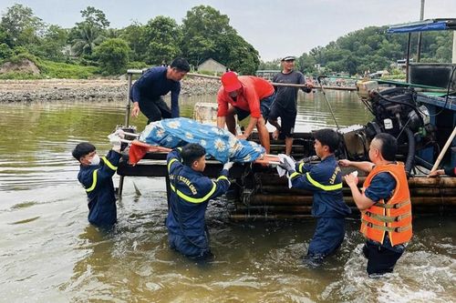Đã tìm thấy thi thể cháu bé mất tích do đuối nước tại biển Sầm Sơn