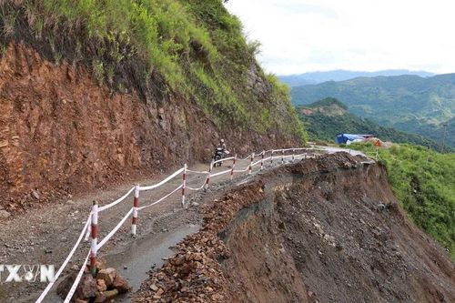 Nhiều tuyến đường trên địa bàn tỉnh Lai Châu bị sạt lở nghiêm trọng do mưa lũ