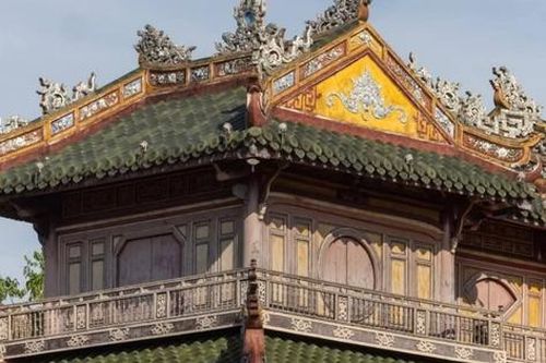 Di tích Huế dự kiến chi bao nhiêu tiền để để 'tút' lại màu sắc Lầu Ngũ Phụng?