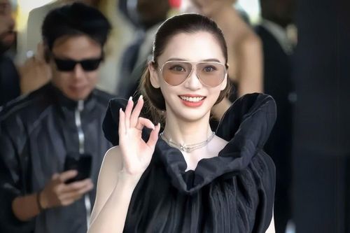 Cnet phản ứng khi Angelababy tái xuất fashion week