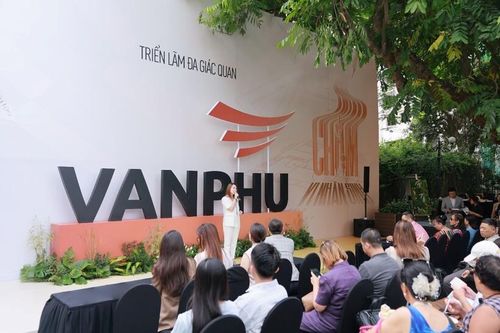 Văn Phú khai mạc triển lãm đa giác quan 'Chạm vị nhân sinh'