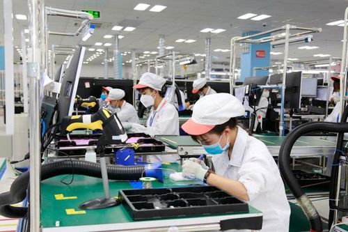 Phát triển nhân lực bán dẫn: Cần thay đổi quan niệm làm việc trong nhà máy là 'kém sang'