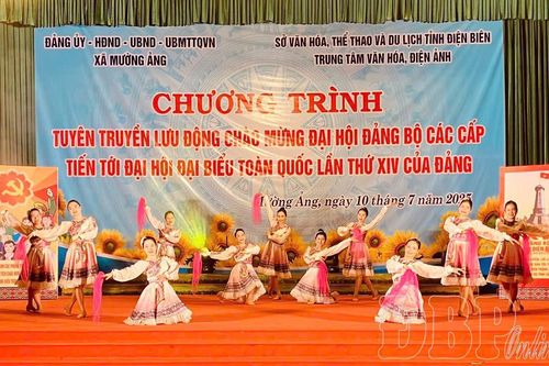 Tuyên truyền lưu động chào mừng Đại hội Đảng bộ các cấp