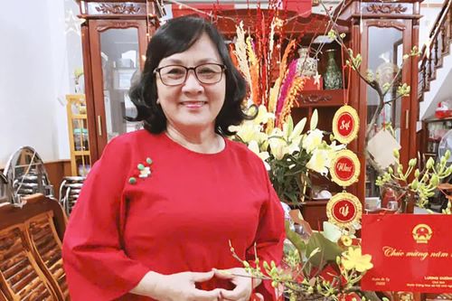 Bà Trần Thị Anh Hoàng - cán bộ hưu trí phường Phan Rang: Trau chuốt câu, từ để nội dung văn kiện thêm sáng rõ
