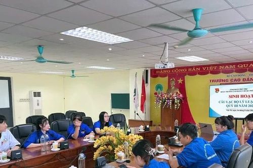 Trường Cao đẳng Y Dược Phú Thọ: Đẩy mạnh giáo dục pháp luật, nâng cao nhận thức chính trị cho học sinh, sinh viên