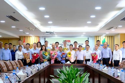 PVOIL sơ kết hoạt động 6 tháng đầu năm 2025: Vượt thách thức, tăng trưởng tích cực