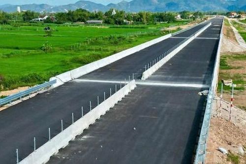Cao tốc Hoài Nhơn - Quy Nhơn vượt tiến độ nhờ thi đua 500 ngày đêm