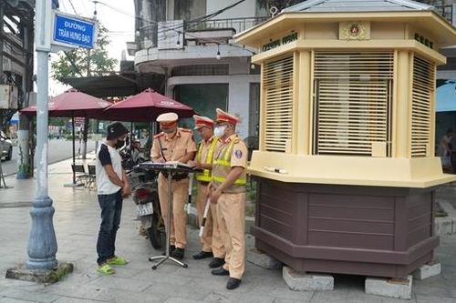 Quảng Ngãi: Lần đầu tiên trang bị bốt gác cho lực lượng CSGT