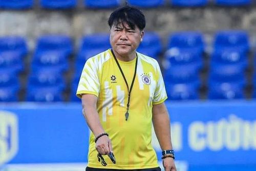 CLB Hà Nội gia hạn hợp đồng với HLV Makoto Teguramori