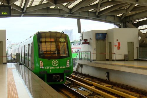 Phương tiện công cộng phát triển sẽ dần hạn chế xe máy