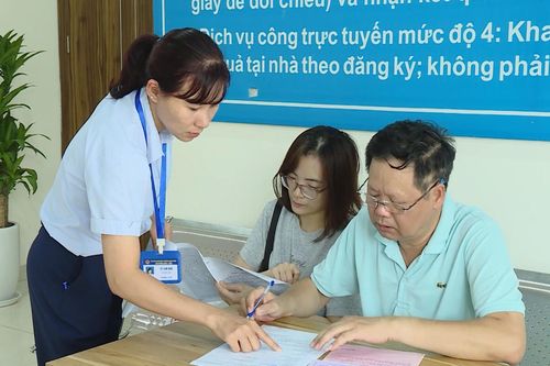 Nhiều chuyển biến trong giải quyết thủ tục đất đai