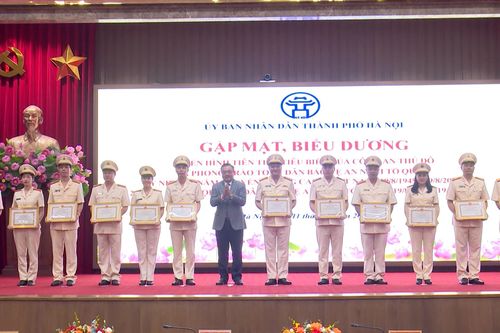 Biểu dương điển hình tiên tiến Công an Thủ đô