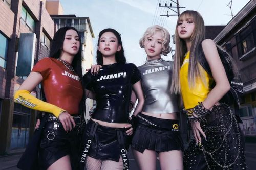 'Jump' - MV khác lạ nhất của BlackPink