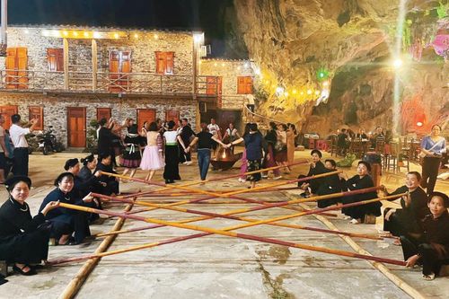 Du lịch tăng tốc, hướng đến bền vững và bản sắc