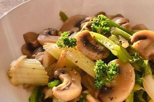Loại rau 'trường thọ' bán đầy chợ kali gấp 12 lần chuối, tốt hơn nhân sâm tổ yến nhiều người không biết mà mua