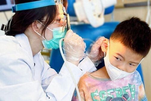 Bé trai 10 tuổi bị mất thính lực sau khi đi bơi về, đến bệnh viện bác sĩ đưa ra cảnh báo khẩn cấp