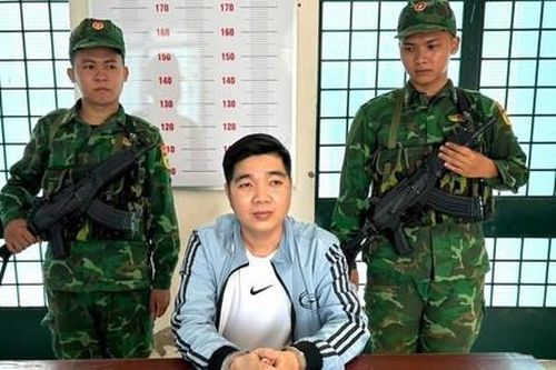 Bắt giữ đối tượng bị truy nã đặc biệt nguy hiểm khi nhập cảnh vào Việt Nam