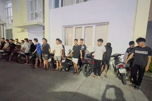 37 thanh niên mang theo hung khí tụ tập 'hỗn chiến' ở Huế
