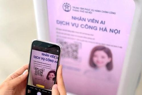 Robot AI – 'Cán bộ số' thân thiện tại phường Cửa Nam