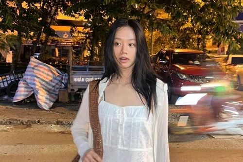 Hyeri khoe ảnh dạo chơi ở TP.HCM