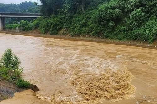 Nhiều nơi trên cả nước có mưa lớn