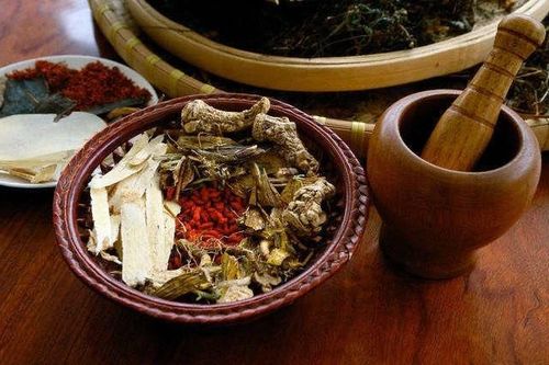 Hà Nội kiểm soát chất lượng thuốc cổ truyền, dược liệu