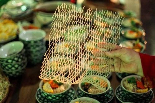 Lạ miệng với món phở sắn Quế Sơn sợi đan như lưới cá