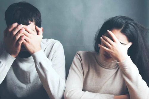 Bạn đời hay nhắc người yêu cũ, ứng xử thế nào?