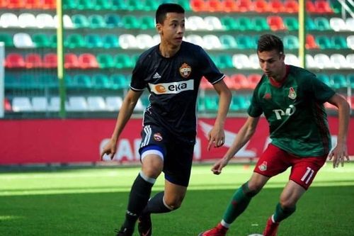 Cựu vương V-League thử việc cầu thủ Việt kiều Trung Quốc