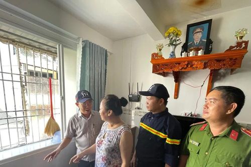 TPHCM vận động người dân tháo dỡ 'chuồng cọp' chung cư cũ