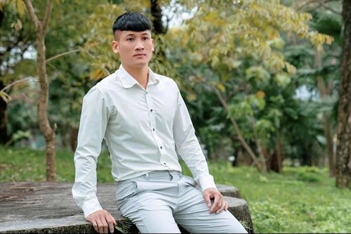 Họa sĩ Dương Xuân Quyền: Triển lãm 'Những chiếc lông công' - ba chất liệu, ba giọng nói