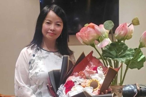 Bắc nhịp cầu văn học Việt Nam ra thế giới
